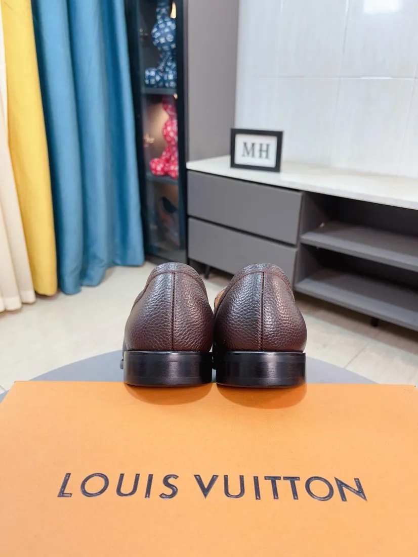 Men's men's shoes 💰500🌸🌸 [Louis Vuitton (LV)] High-end business formal leather shoes 🍀 luxurious and elegant style, both practicality and style, professional focus on details and quality, counter original 1⃣️: 1⃣️ ultra-accurate reproduction 👍🏻! Material: The upper is made of imported original calfskin➕imported Italian cowhide leather. Original anti-slip and wear-resistant outsole! Code number: 38--44 (45 customized)